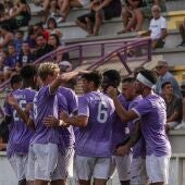 El Athletic Torrellano celebra un gol en el Isabel Fernández.