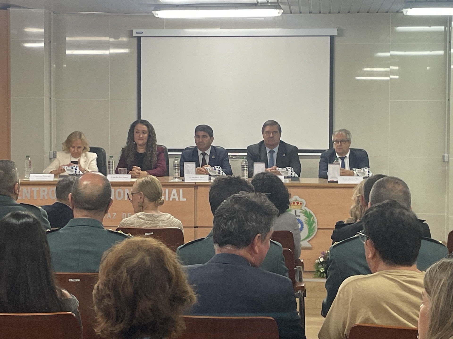 El delegado del Gobierno da por "corregido" el problema de las pulseras antimaltrato El delegado del Gobierno da por "corregido" el problema de las pulseras antimaltrato