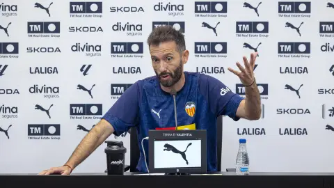 Corberán: "Tenemos el deber de levantarnos, autoexigirnos y levantarnos para el próximo partido." Corberán: "Tenemos el deber de levantarnos, autoexigirnos y levantarnos para el próximo partido."