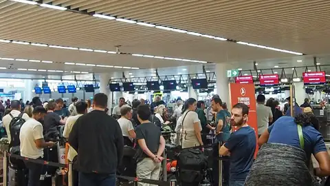 Qué se sabe del ciberataque que ha afectado a los aeropuertos de Bruselas, Berlín y Heathrow