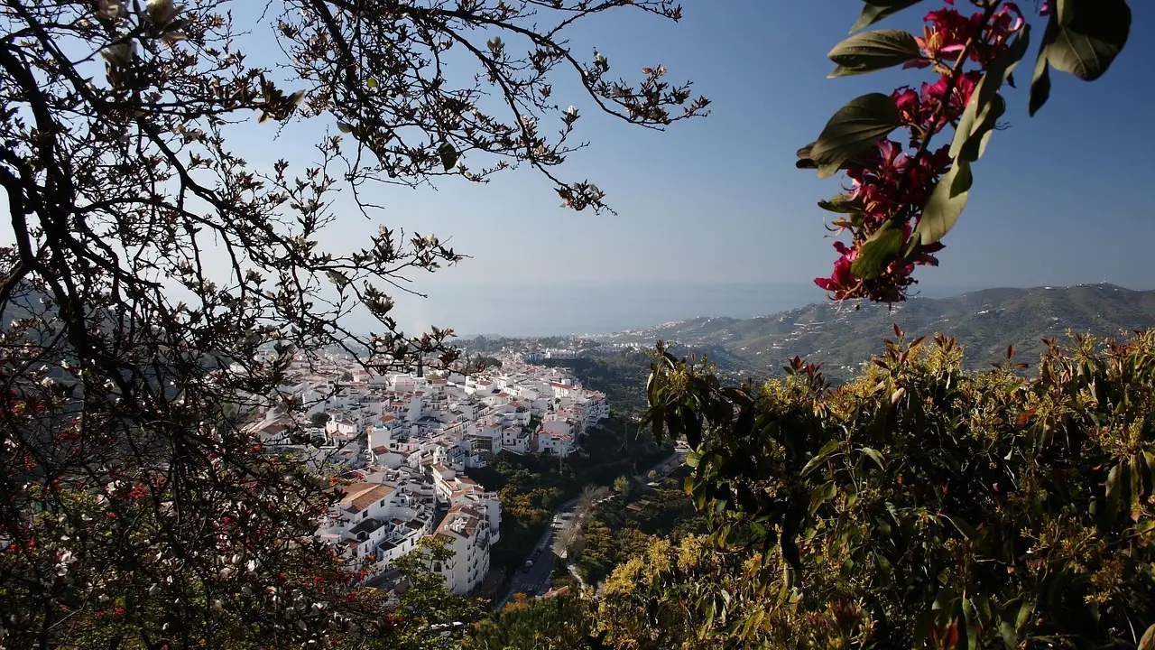 Descubre la Costa del Sol en otoño: guía de pueblos y rincones imprescindibles