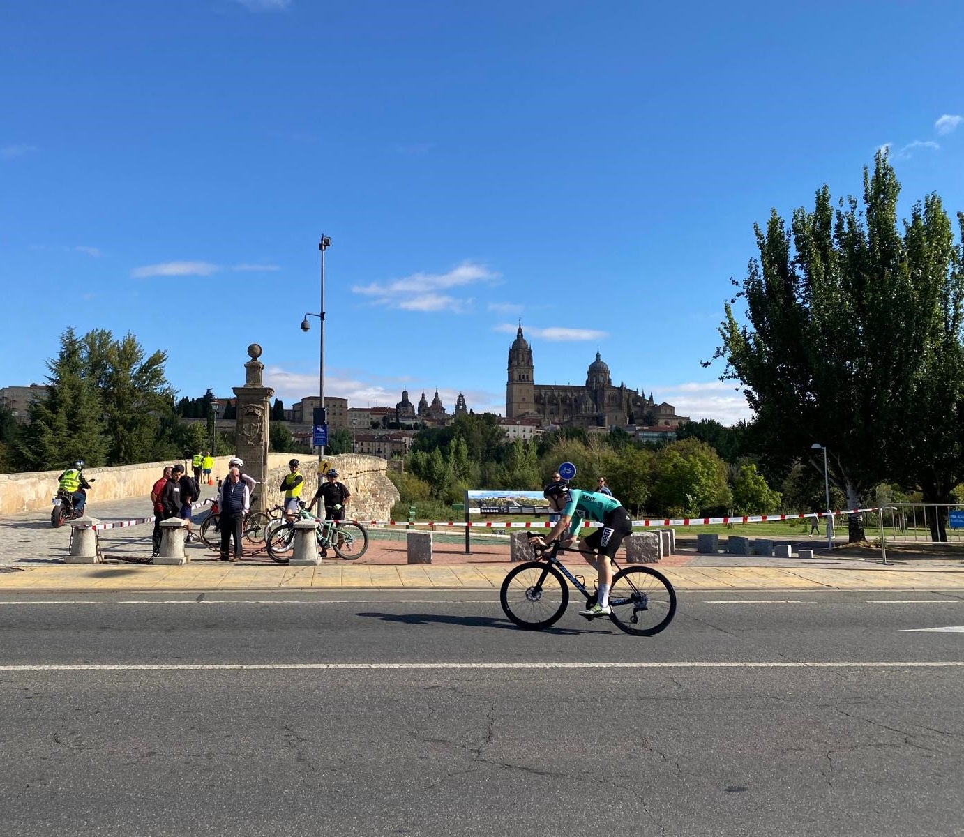 El domingo contrarrelojista de los hermanos Romeo: Iván, en el Mundial, y Sergio, en la Vuelta a Salamanca El domingo contrarrelojista de los hermanos Romeo: Iván, en el Mundial, y Sergio, en la Vuelta a Salamanca
