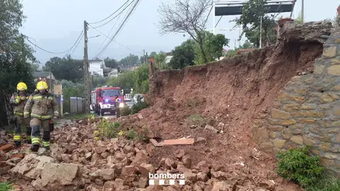 Fotografía publicada por Bombers Generalitat de Cataluña en su cuenta oficial de X de un deslizamiento en Marganell por las intensas lluvias Fotografía publicada por Bombers Generalitat de Cataluña en su cuenta oficial de X de un deslizamiento en Marganell por las intensas lluvias