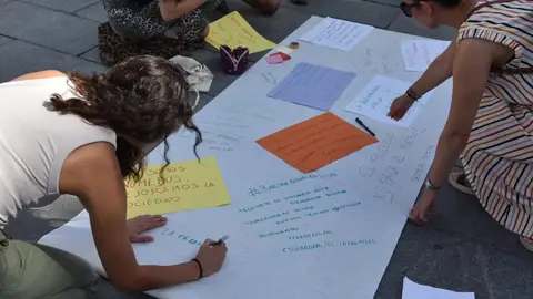 Profesionales del sector social claman en Mérida contra la precariedad laboral y el abandono institucional Profesionales del sector social claman en Mérida contra la precariedad laboral y el abandono institucional
