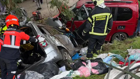 Cuatro heridos en un accidente de dos vehículos en la autovía A-8 en Entrambasaguas Cuatro heridos en un accidente de dos vehículos en la autovía A-8 en Entrambasaguas