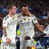 Mastantuono, Mbappé y Vinicius celebran la victoria del Real Madrid ante el Levante Mastantuono, Mbappé y Vinicius celebran la victoria del Real Madrid ante el Levante