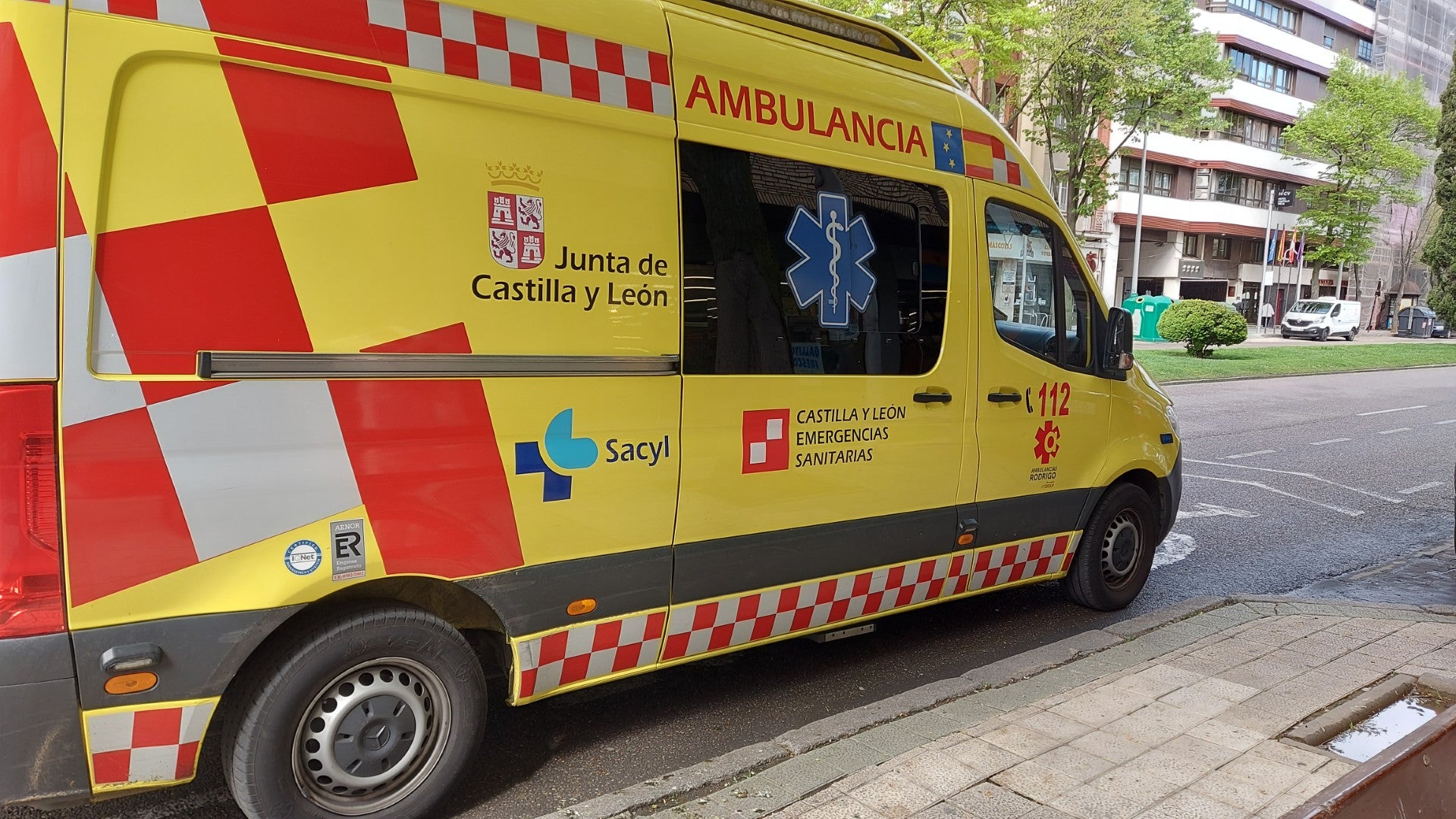 Herida tras salirse de la vía y chocar contra el guardarraíl el vehículo que conducía en los entornos de Palencia Herida tras salirse de la vía y chocar contra el guardarraíl el vehículo que conducía en los entornos de Palencia
