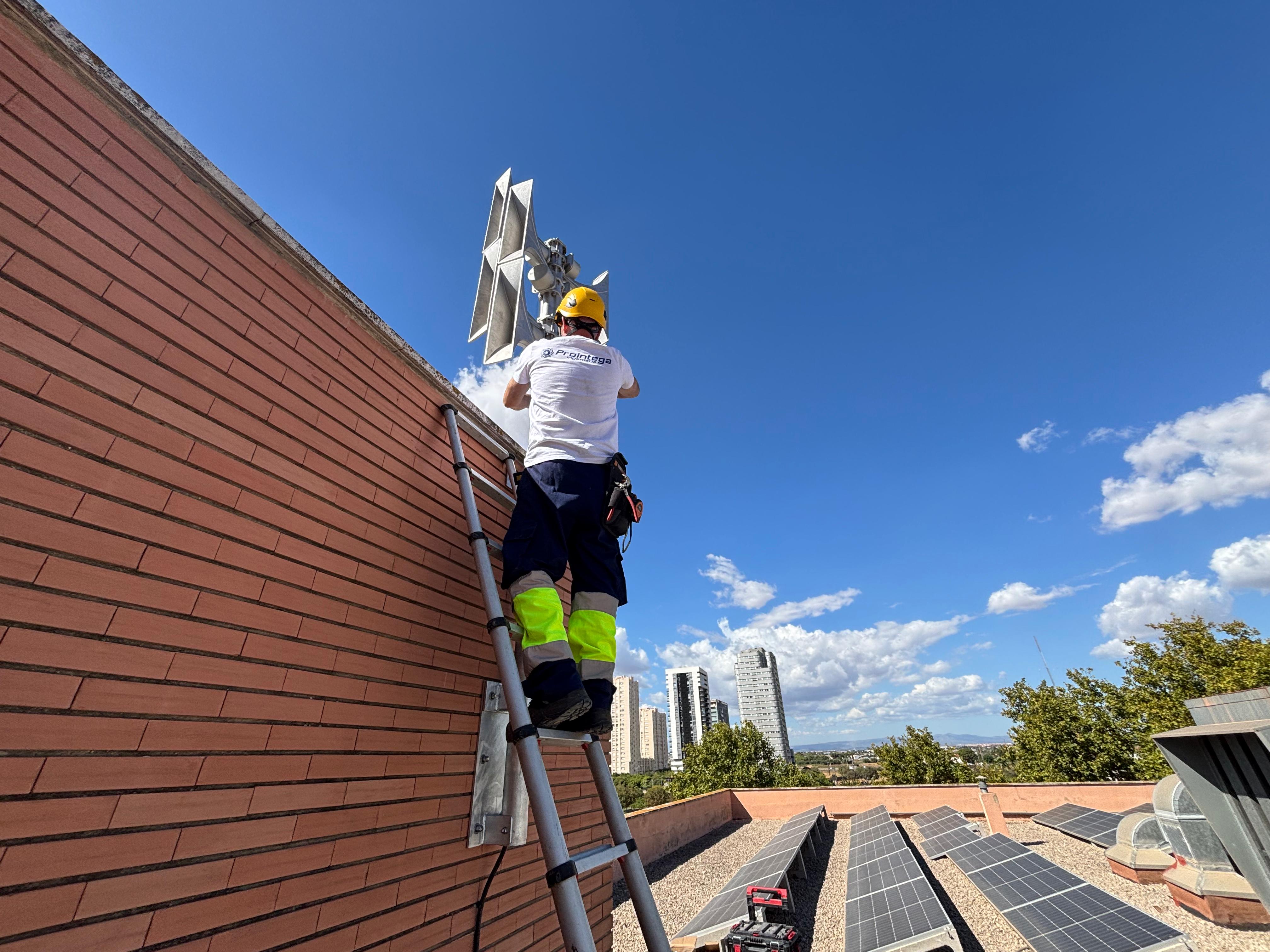 València instala en La Torre una sirena para alertar a la población ante posibles emergencias València instala en La Torre una sirena para alertar a la población ante posibles emergencias