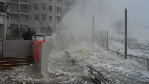 Inundaciones en Hong Kong tras el paso del supertif&oacute;n Ragasa - Audio: Diana Rodr&iacute;guez Pretel / Imagen: Vernon Yuen - Europa Press