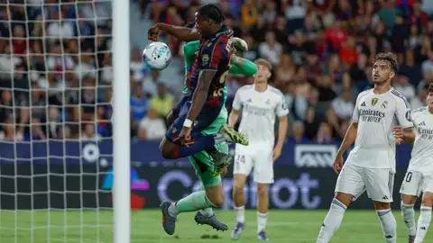 El Levante encuentra en Etta Eyong a su goleador: tres goles en tres partidos El Levante encuentra en Etta Eyong a su goleador: tres goles en tres partidos