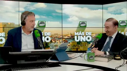Todos los titulares de Pedro J. Ramírez en Más de uno: "La cercanía al poder es el mejor instrumento para poder ejercer bien el periodismo" Todos los titulares de Pedro J. Ramírez en Más de uno: "La cercanía al poder es el mejor instrumento para poder ejercer bien el periodismo"