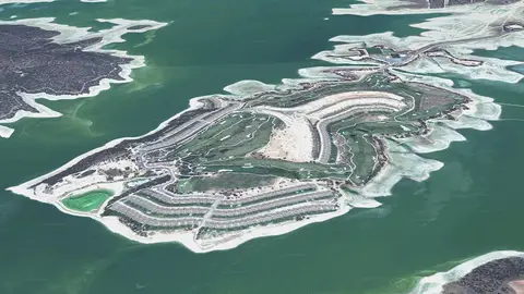 La Junta afirma que el complejo Marina Isla de Valdecañas no debe ser demolido de acuerdo a la ley vigente La Junta afirma que el complejo Marina Isla de Valdecañas no debe ser demolido de acuerdo a la ley vigente
