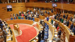 El Parlamento guarda un minuto de silencio por el 'genocidio' en Gaza con el apoyo del PP El Parlamento guarda un minuto de silencio por el 'genocidio' en Gaza con el apoyo del PP