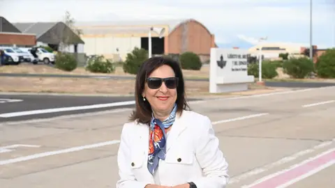 El avión en el que viajaba la ministra Robles a Lituania sufre un intento de perturbación a su GPS cerca de Kaliningrado