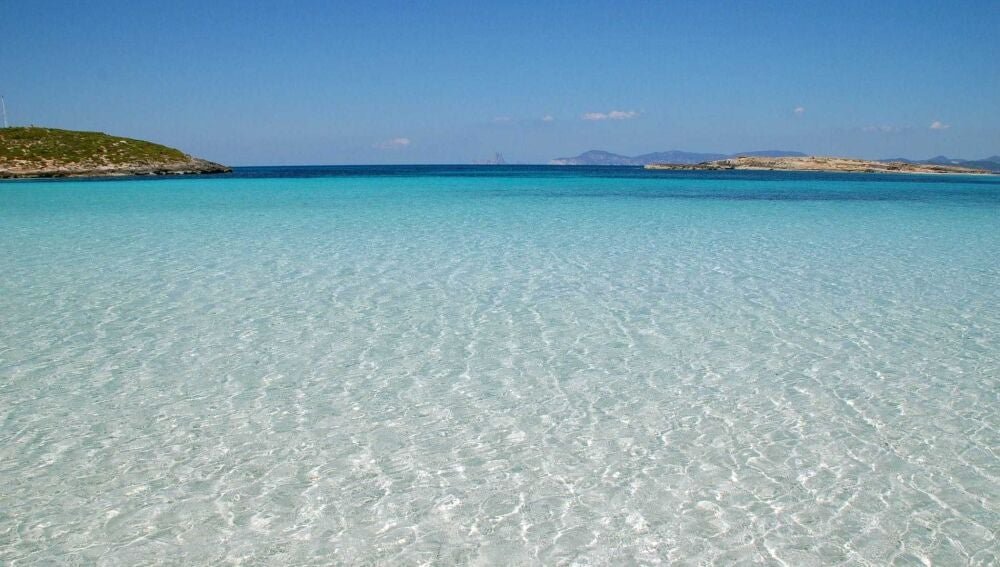 Imagen de las aguas cristalinas de Ses Illetes