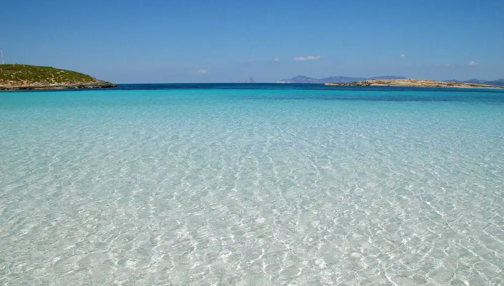 Imagen de las aguas cristalinas de Ses Illetes Imagen de las aguas cristalinas de Ses Illetes