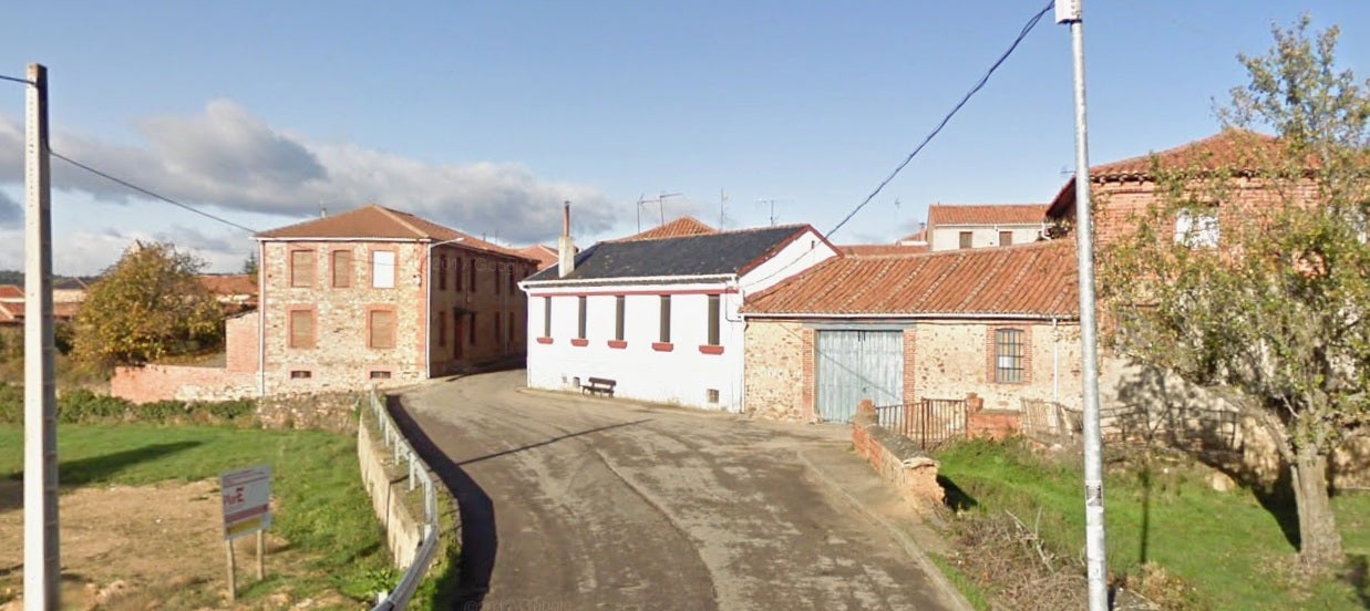 Cae de un tejado un varón de 50 años en Tapia de la Ribera Cae de un tejado un varón de 50 años en Tapia de la Ribera