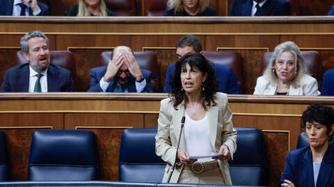 La ministra de Igualdad, Ana Redondo, durante el pleno del Congreso