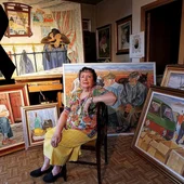 Gloria Merino, rodeada de algunos de sus cuadros y pinturas Gloria Merino, rodeada de algunos de sus cuadros y pinturas