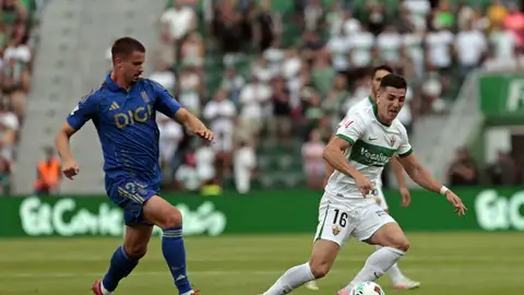Martim Neto, ante el Oviedo. Martim Neto, ante el Oviedo.