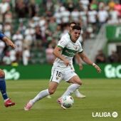 Martim Neto, ante el Oviedo.
