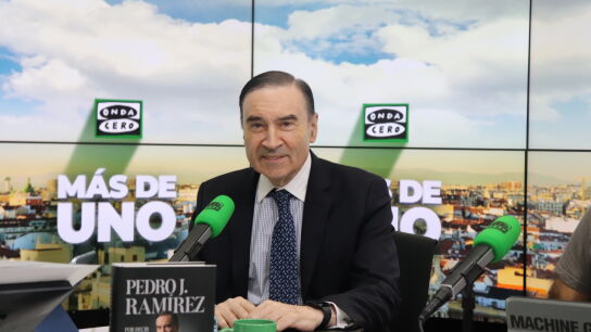Pedro J Ram&iacute;rez en el estudio de Onda Cero/ Samuel Portillo