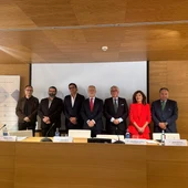 Administraciones y empresarios reclaman en Santiago el impulso de un sistema aeroportuario gallego coordinado Administraciones y empresarios reclaman en Santiago el impulso de un sistema aeroportuario gallego coordinado