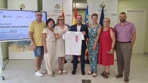 Imagen de la camiseta solidaria de la marcha contra el c&aacute;ncer en Vila-real.