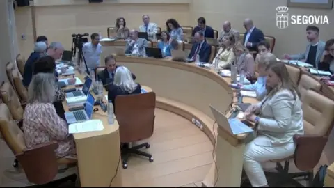 El voto en contra de la oposición impide la aprobación de las ordenanzas fiscales para 2026 en Segovia Pleno del Ayuntamiento