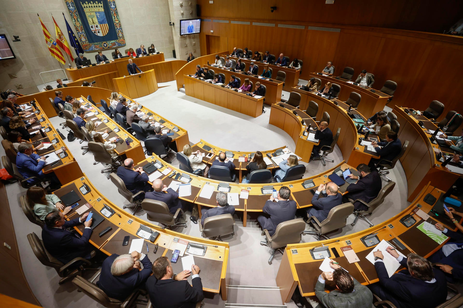 Ignacio Varela, sobre la abstención del PSOE en Aragón a aplaudir a Javier Lambán: "Ingratitud, bajeza moral y sectarismo" Ignacio Varela, sobre la abstención del PSOE en Aragón a aplaudir a Javier Lambán: "Ingratitud, bajeza moral y sectarismo"