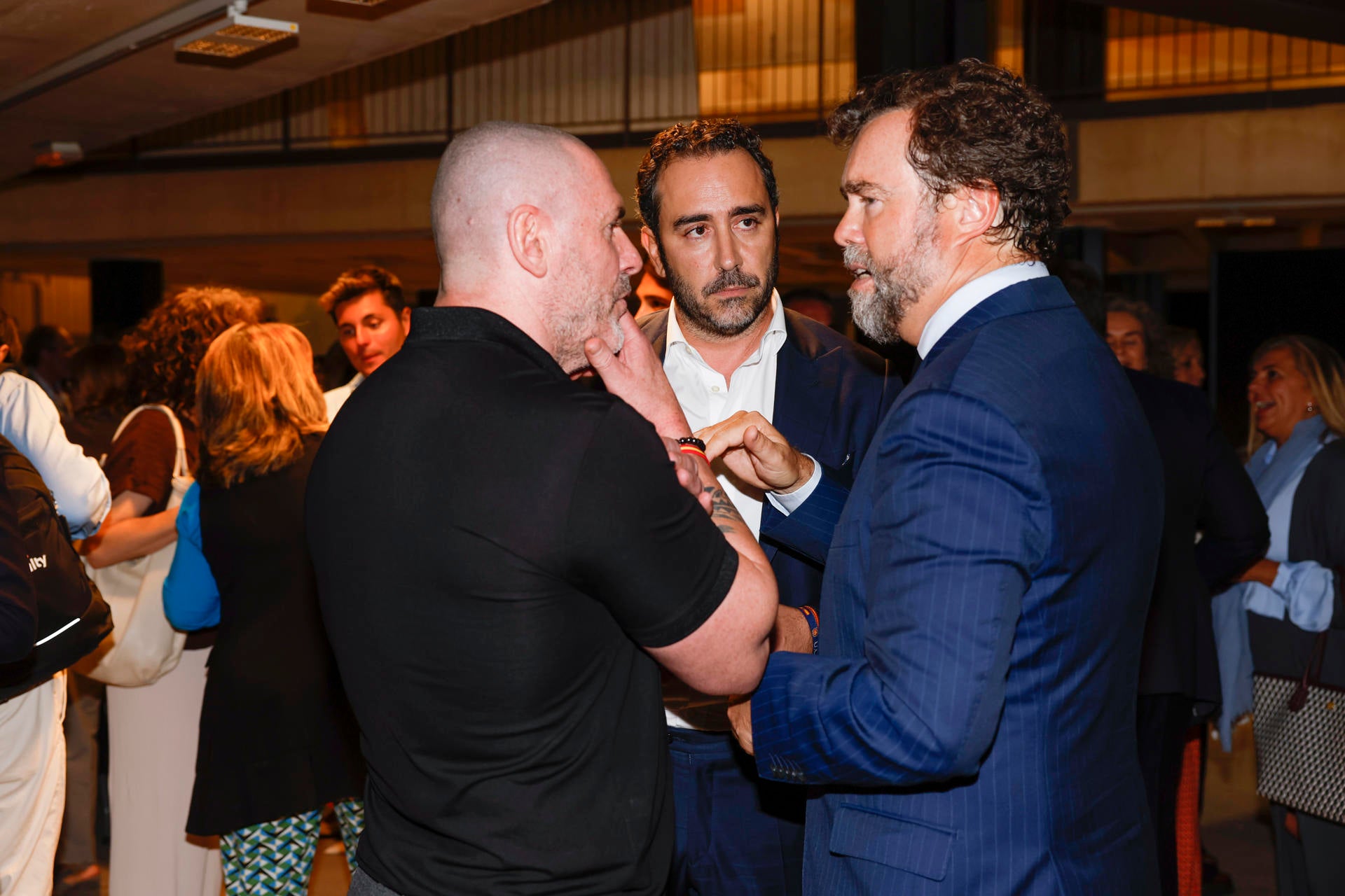 La contundente respuesta de Espinosa de los Monteros a Óscar Puente por su foto con Aldama: "Comprendo tu preocupación" La contundente respuesta de Espinosa de los Monteros a Óscar Puente por su foto con Aldama: "Comprendo tu preocupación"