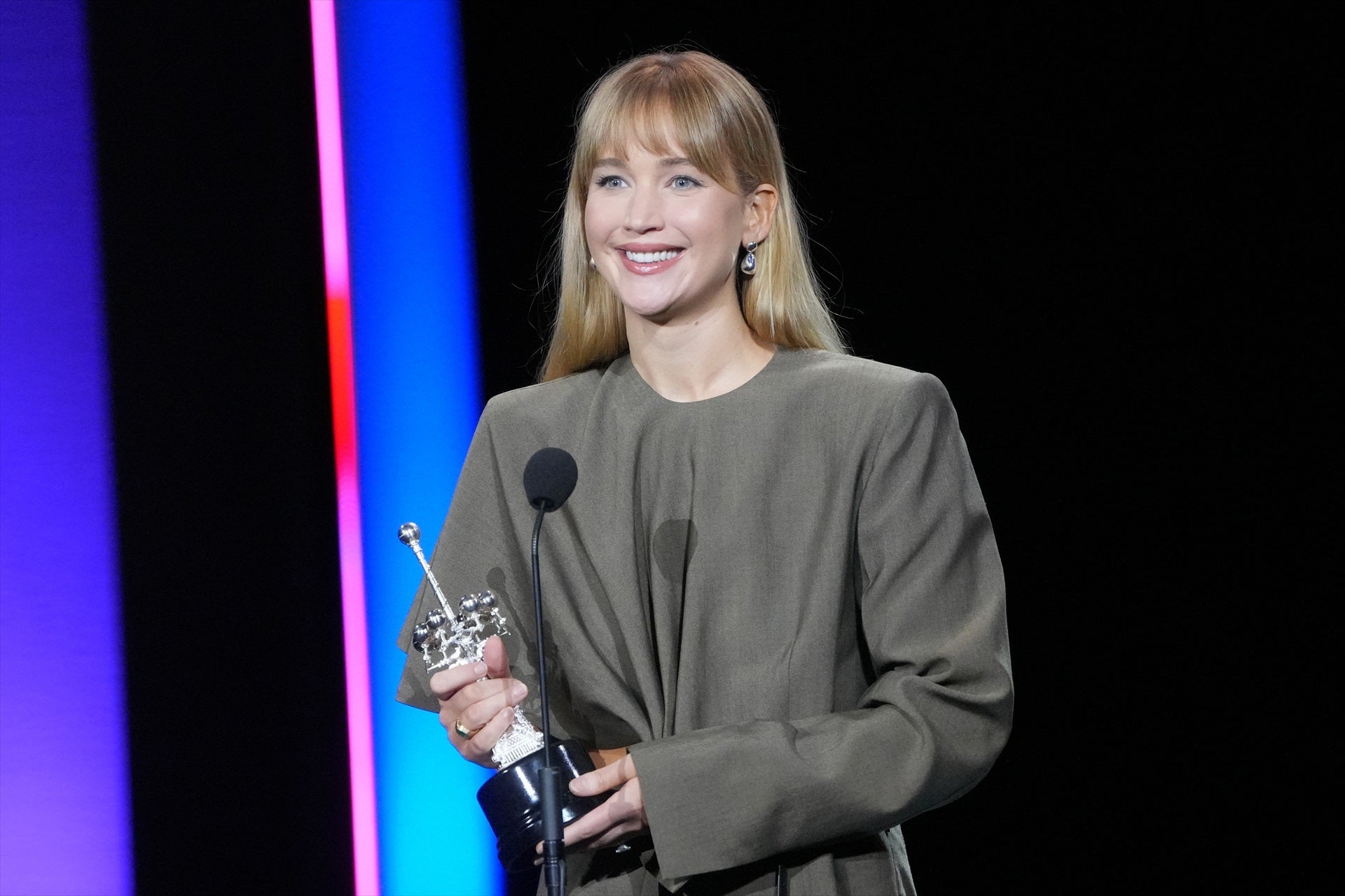 Jennifer Lawrence recoge el Premio Donostia y afirma estar "aterrorizada" por la situación en Gaza Jennifer Lawrence recoge el Premio Donostia y afirma estar "aterrorizada" por la situación en Gaza