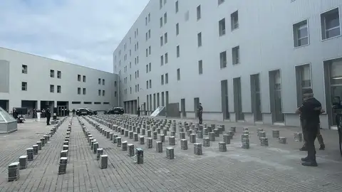 Imagen de los fardos de cocaína incautados. Foto: Pilar Ozores / OC Coruña Fardos de droga