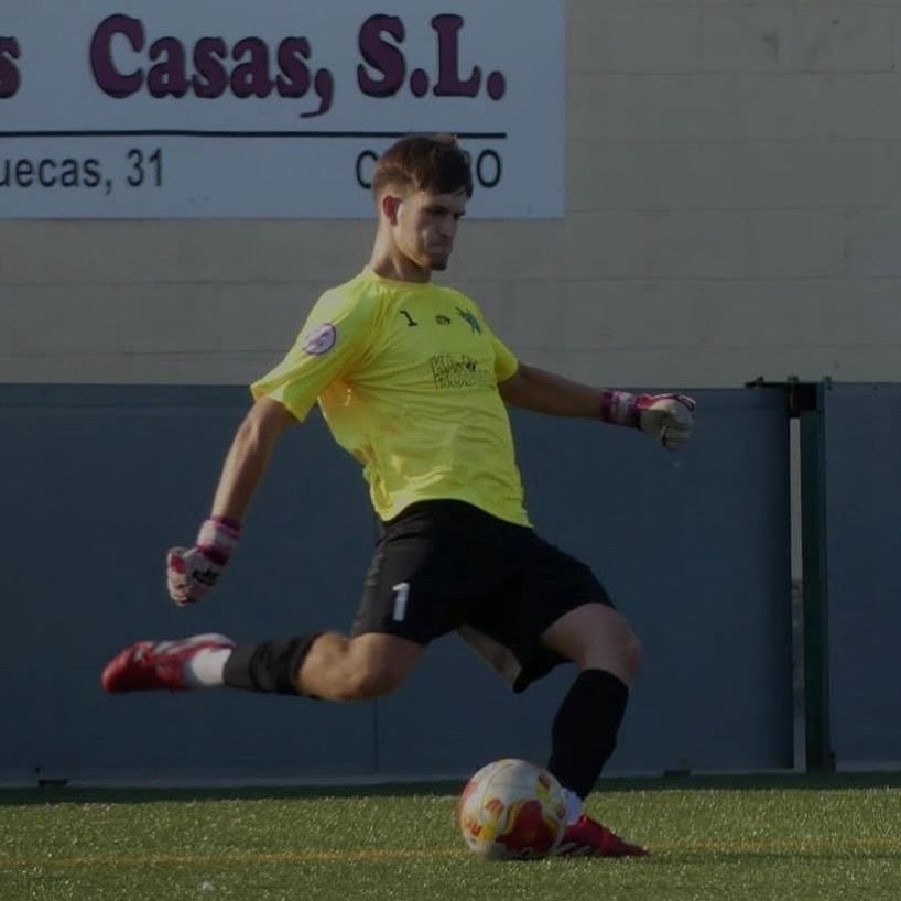 El fútbol cántabro llora la muerte del portero del Colindres, decreta luto y minutos de silencio en los partidos El fútbol cántabro llora la muerte del portero del Colindres, decreta luto y minutos de silencio en los partidos