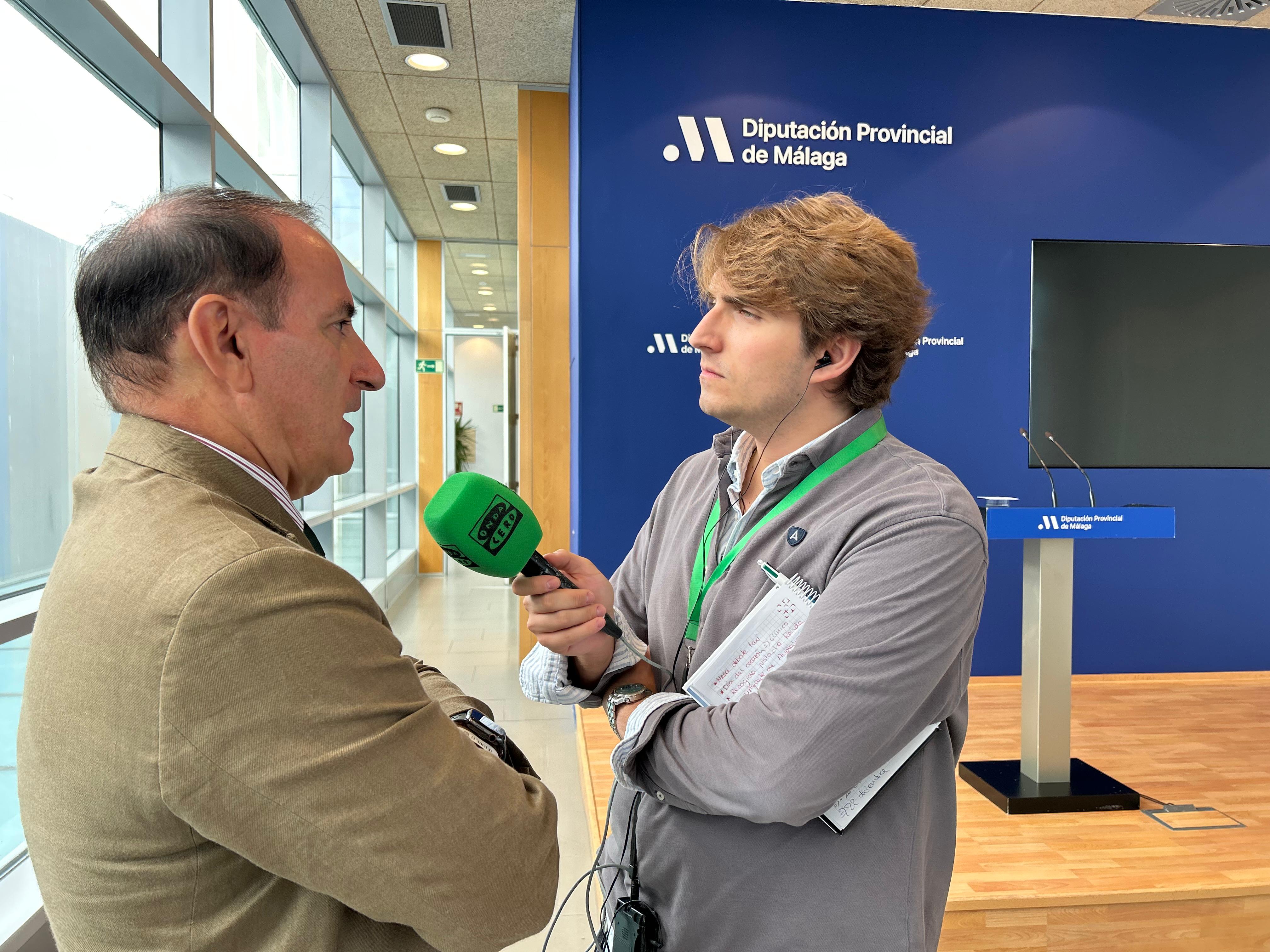 La Diputación facilita el primer contrato laboral a un centenar de titulados universitarios y de FP con una inversión de 1,7 millones La Diputación facilita el primer contrato laboral a un centenar de titulados universitarios y de FP con una inversión de 1,7 millones