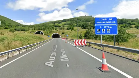 El túnel de Somaconcha en la autovía A-67 El túnel de Somaconcha en la autovía A-67