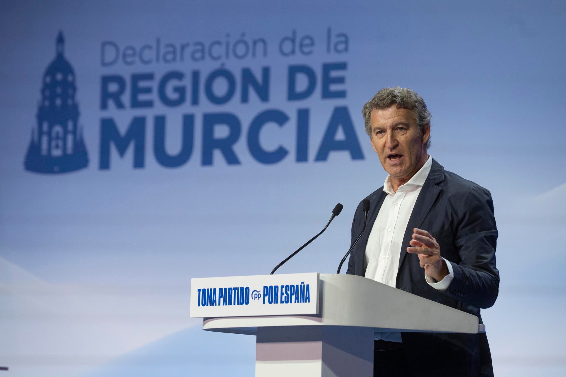 Tertulia: Quién se beneficia del debate migratorio Tertulia: Quién se beneficia del debate migratorio