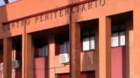 Prisión provisional para uno de los dos detenidos por la muerte de la joven en Badajoz Prisión provisional para uno de los dos detenidos por la muerte de la joven en Badajoz