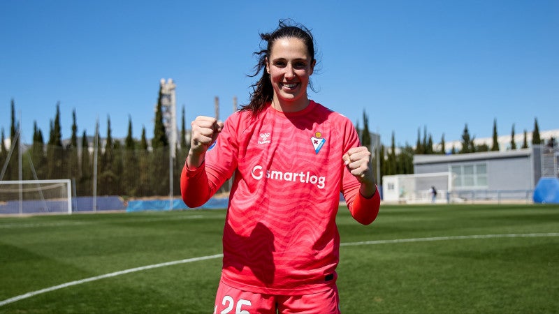 Ellas Juegan con Eunate Astralaga: "Patri Guijarro es la número 1, es una futbolista infravalorada" Ellas Juegan con Eunate Astralaga: "Patri Guijarro es la número 1, es una futbolista infravalorada"