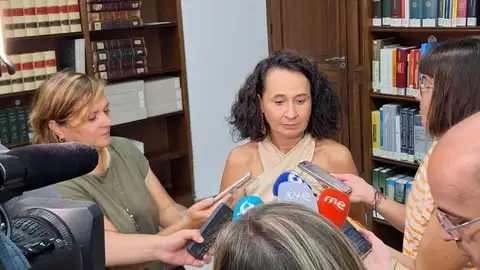 Tena avanza que los juzgados de violencia sobre la mujer de Extremadura están dotados para las nuevas competencias Tena avanza que los juzgados de violencia sobre la mujer de Extremadura están dotados para las nuevas competencias