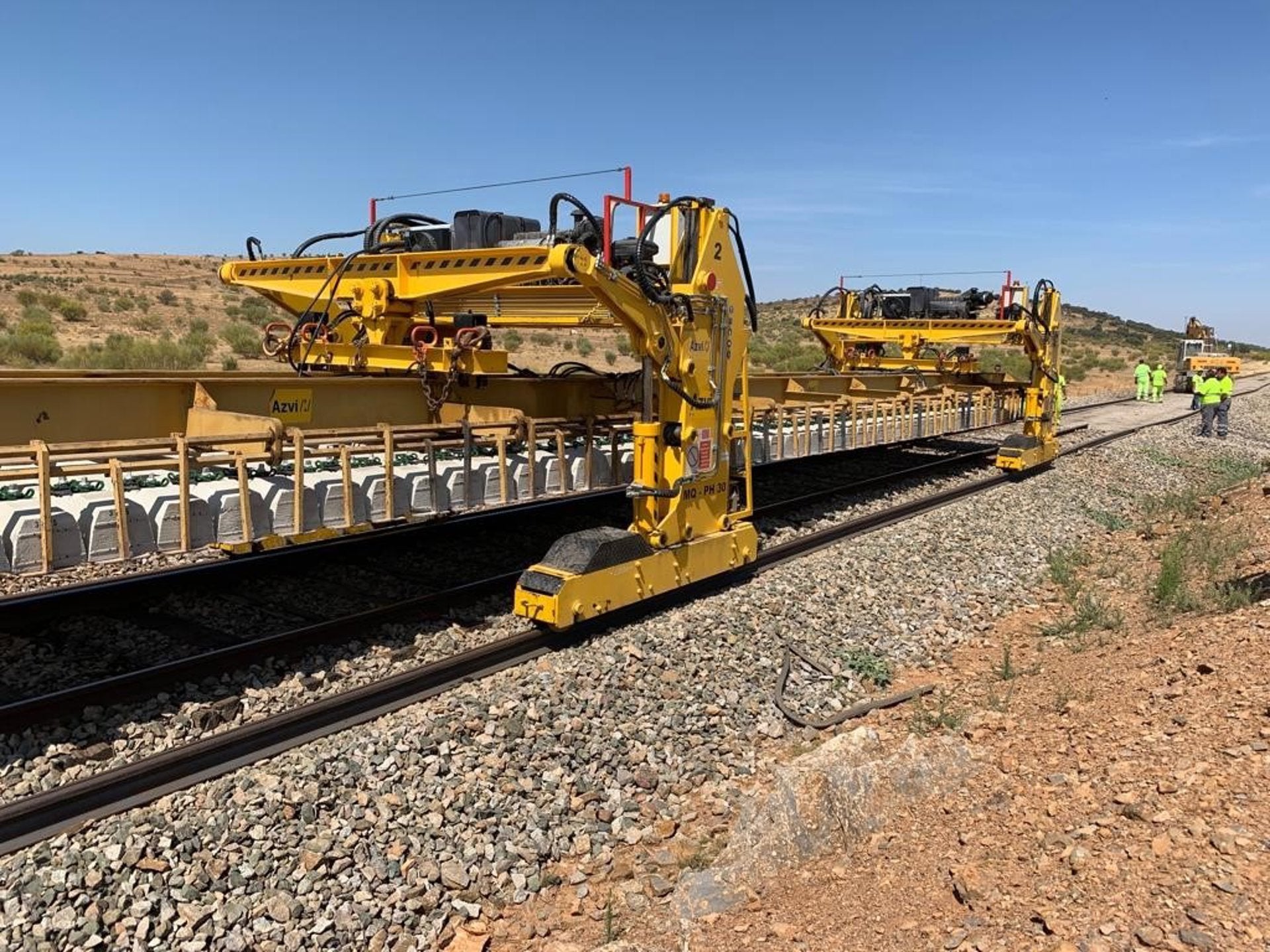 Adif adjudica la renovación de vía de un tramo de la línea Mérida-Los Rosales por 12,3 millones de euros Adif adjudica la renovación de vía de un tramo de la línea Mérida-Los Rosales por 12,3 millones de euros