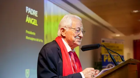 El padre Ángel toma medidas tras los problemas en la iglesia de San Antón: cambia el horario de reparto del bocadillo