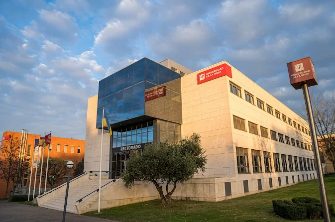Capellán anuncia la extensión progresiva de la gratuidad de la matrícula universitaria para los riojanos Capellán anuncia la extensión progresiva de la gratuidad de la matrícula universitaria para los riojanos