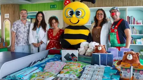 Rosaleda se vuelca con los más pequeños del Materno Infantil Rosaleda se vuelca con los más pequeños del Materno Infantil