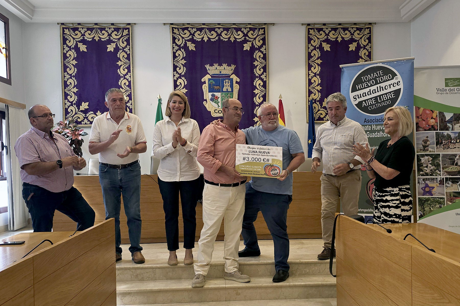 Asociaciones de Coín reciben fondos solidarios de la subasta Tomate Huevo Toro Asociaciones de Coín reciben fondos solidarios de la subasta Tomate Huevo Toro