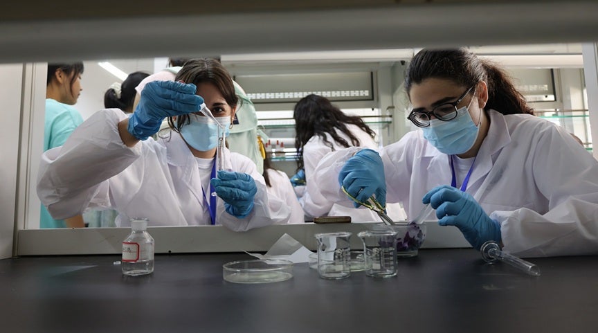 Estudiantes de Farmacia de Albacete participan en un campus internacional en ChinA Estudiantes de Farmacia de Albacete participan en un campus internacional en ChinA