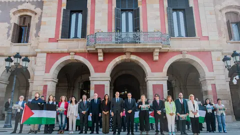El Parlament fa un minut de silenci en suport a la Global Sumud Flotilla El Parlament fa un minut de silenci en suport a la Global Sumud Flotilla