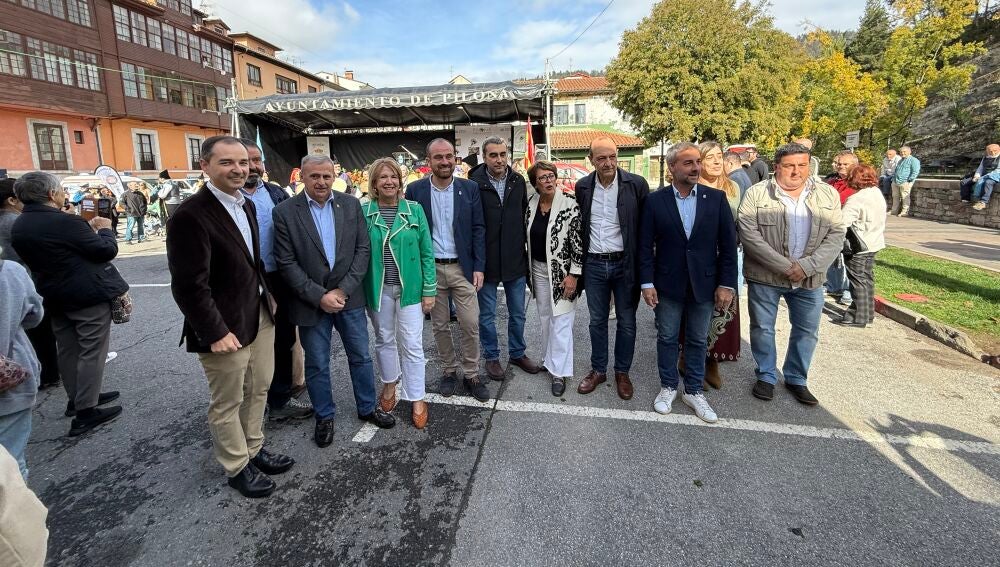 Algunas autoridades justo antes de la entrega de premios