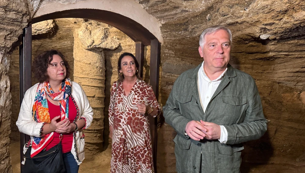 El alcalde, Francisco Cañizares, ha visitado las galerías del Torreón El alcalde, Francisco Cañizares, ha visitado las galerías del Torreón