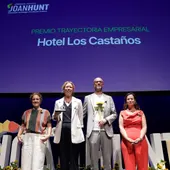 El Hotel Los Castaños de Cartajima recibe el Premio Joan Hunt El Hotel Los Castaños de Cartajima recibe el Premio Joan Hunt
